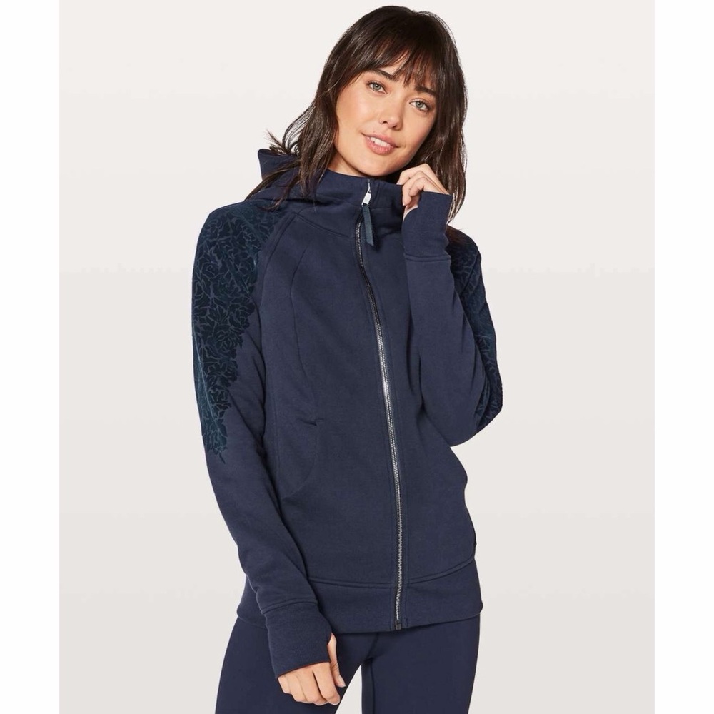 Lululemon Scuba Hoodie Light Cotton Fleece (Floral Flock)
Midnight Navy Size 12